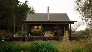 Fiery Peak Eco-Retreat: Stargazing & hot tub -