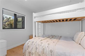 Black House Red Roof (Bachcare) - 