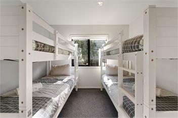 Riverside Retreat - spa pool, table tennis, riverside! - 