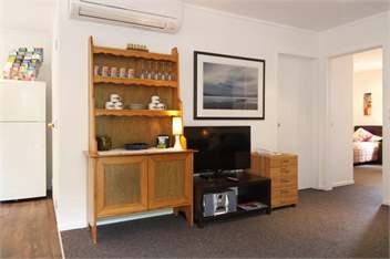 Nut Point Cottage - (Christchurch City and Country Cottages) - West Melton