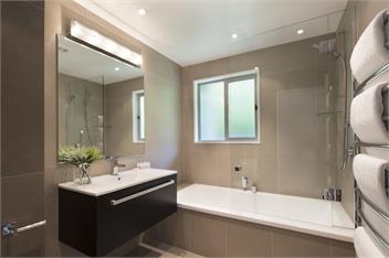 Riverview Retreat by MajorDomo - Luxury Queenstown Holiday Home - Queenstown