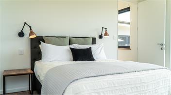 Farrant Drive | Sleeps 8 | Lake & Mountain Views | Close To Walking & Biking Tracks - Wanaka