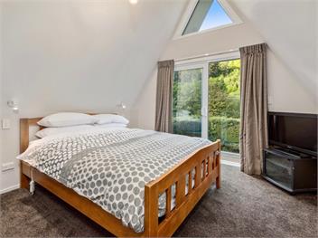 The Hillvue with Spa (Bachcare) - Arrowtown