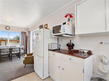 Central Riverside Retreat (Bachcare) - Taupo Central