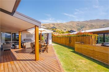 Lakeside Luxury (Bachcare) - Wanaka