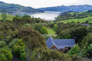 Fantail Cottage with Sea Views (Bachcare) - Akaroa
