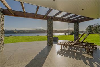 Front row seat on the water - Pauanui