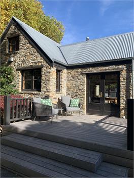 Matukituki House Lake Wanaka 5 bedroom luxury stone cottage holiday home - Wanaka