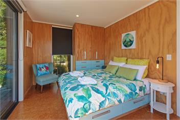 Bach 7 by the Sea - Marahau Holiday Home - Tasman