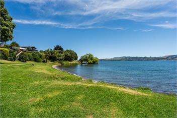 Lakeside Serenity (Bachcare) - Taupo