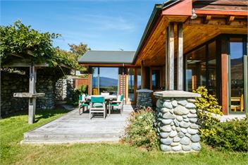 Bullock Creek Chalet | Sleeps 8 | Lake & Mountain Views - Wanaka