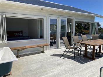 RAGLAN - STUNNING HARBOUR VIEWS - Waikato