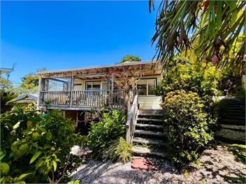 Hosts on the Coast Grange Cottage - Hahei