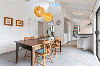 Waiake Family Retreat (Bachcare) - Auckland