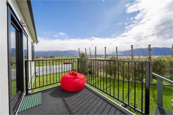 Ducati House (Bachcare) - Te Anau