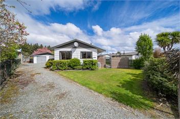 The Back Hut (Bachcare) - Te Anau