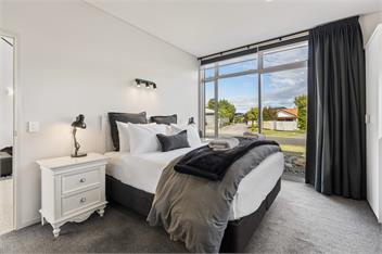 Lake Taupo Gem  - 
