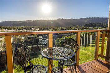 Manuka Bliss Heights - Close to Thermal Hoot Pool -