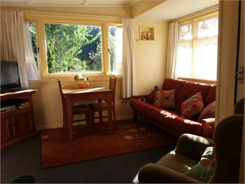Fern Cottage,WIFI/SkyTv, Lower Hutt -