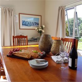 PETES BEACH HOUSE. - WARKWORTH
