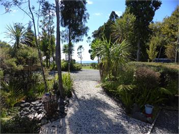Seaviews, Cedar hot tub, Kayaking, Native Virgin bush - WHANGAREI