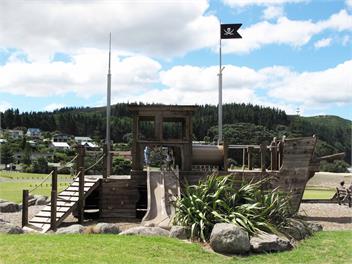 Nahoon Bach, Onemana - Onemana