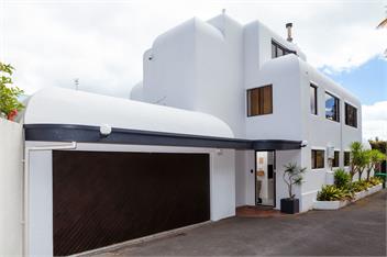 Takapuna Family Beach House - Auckland