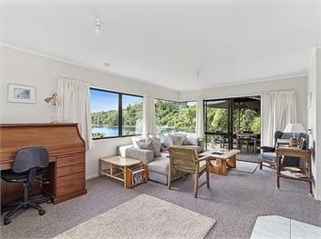 Lake House and Studio (Bachcare) - Lake Rotoiti