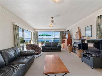 Lofty Lakeviews (Bachcare) - Acacia Bay
