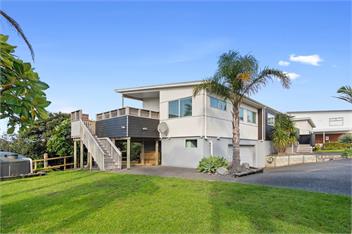 The Nautical Bach (Bachcare) - Mangawhai Heads