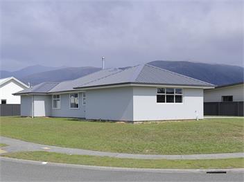 Fiordland Getaway (Bachcare) - Te Anau