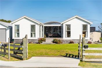 Mangawhai Heads Hole In One Family Fun! - Mangawhai Heads