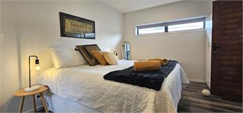 Beverley Hills Studio Apartment - Shared Pool & Spa Pool - Whangamata