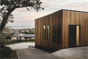 Spacious 4 bedroom city views - Gisborne