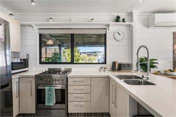 Arkhos (Bachcare) - Whitianga