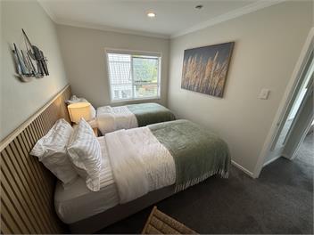 Waiake Beach Apartments - Auckland