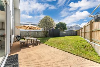 Lake Taupo Gem  - 