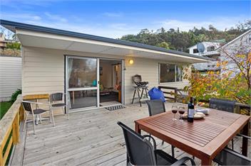 Windsor Bach - Kayaks, Boogie-boards, Near Estuary and Town - 