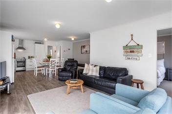 Whanga on Foot - Fantastic Location! - 