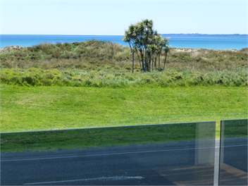 Executive Award Winning Beach House - Tauranga 