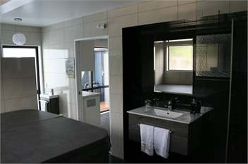 Luxury Spa Studio - Paraparaumu Beach