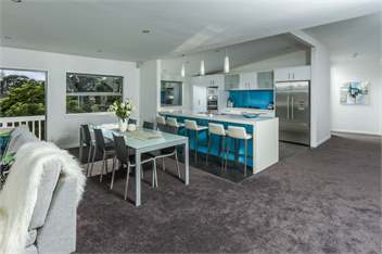 Luxury by the Sea - Auckland