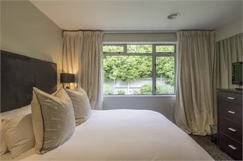 Riverview Retreat by MajorDomo - Luxury Queenstown Holiday Home - Queenstown