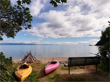 Beachaven: Two Cottages, Wifi & Kayaks Free. - 