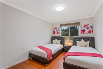 Spacious house near Melb Airport, Sleeps 12  - Melbourne