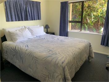 Thule View with Car available - Stewart Island