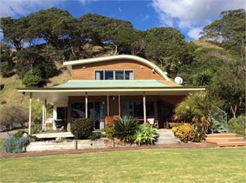 G B's Barn - Opotiki