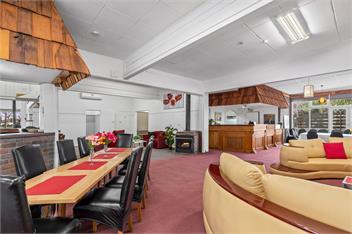 20++ Guests !! Rent Entire Pub for the Night - Echuca