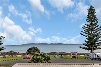 Seaside on Stratford (Bachcare) - Cable Bay