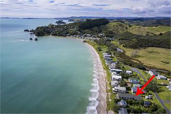 High Water Beach House, Absolute Beachfront - Whangarei